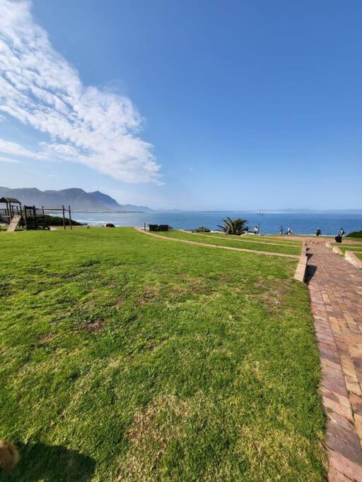 *Self-Check In - Whale Watching Paradise -Central* Hermanus Buitenkant foto